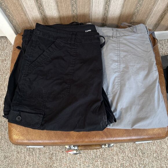 Lot of 2 St Johns Bay Women 24W Blue & Black  Capri MidRise Adj Drawstrings - Picture 1 of 14